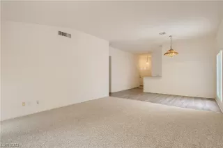 Photo #3: 2486638 Listing