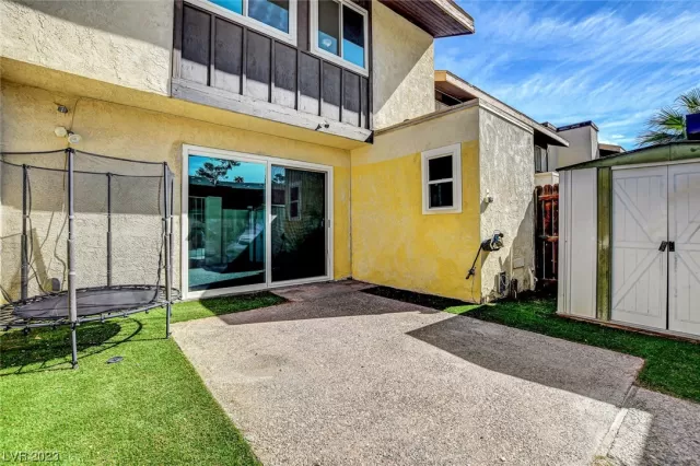 MLS: 2486659 Condo For Sale