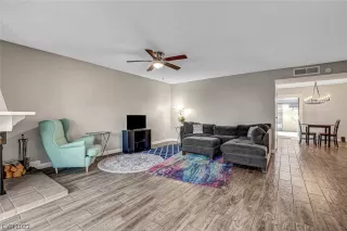 Photo #2: 2486659 Listing