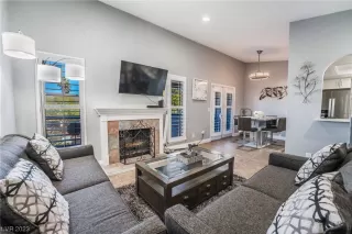 Photo #3: 2486671 Listing 