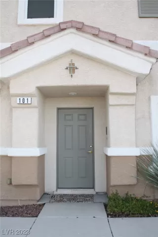 Photo #2: 2486688 Listing