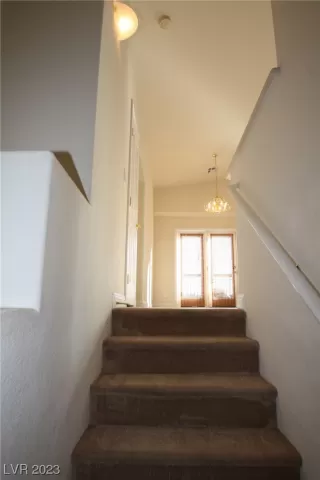 Photo #4: 2486688 Listing