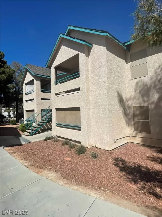 MLS: 2486696 Condo For Sale