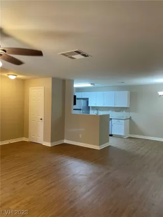 Photo #3: 2486696 Listing 