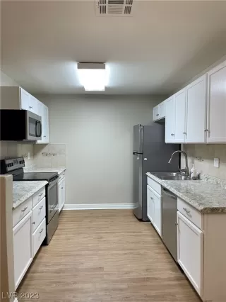 Photo #5: 2486696 Listing 