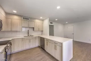 Photo #6: 2486703 Listing