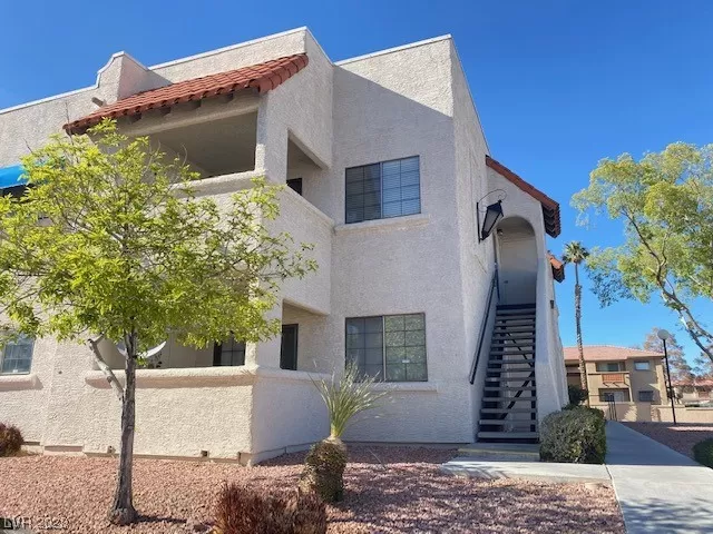 MLS: 2486706 Condo For Sale