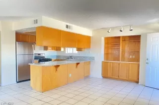 Photo #1: 2486706 Listing