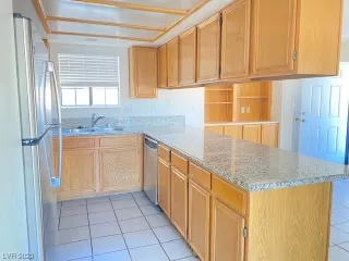 Photo #6: 2486706 Listing