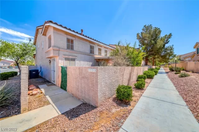 MLS: 2486723 Condo For Sale