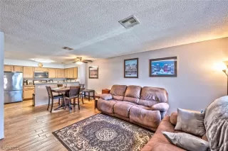 Photo #2: 2486724 Listing