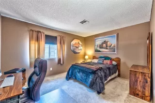 Photo #6: 2486724 Listing