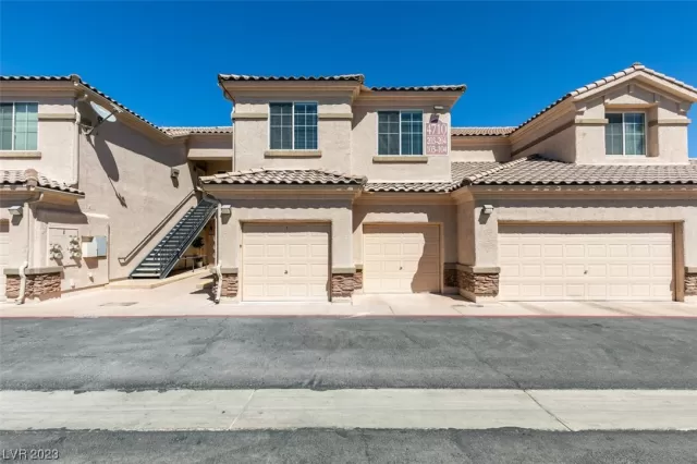 MLS: 2486759 Condo For Sale