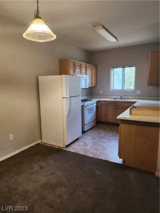 Photo #3: 2486764 Listing