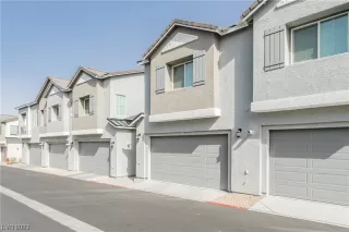 Photo #2: 2486766 Listing 