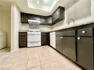 Photo #1: 2486785 Listing 