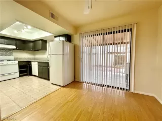 Photo #2: 2486785 Listing 