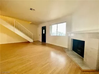 Photo #5: 2486785 Listing 