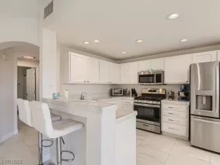 Photo #3: 2486797 Listing 