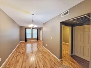 Photo #5: 2486812 Listing 