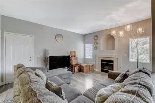 Photo #1: 2486817 Listing