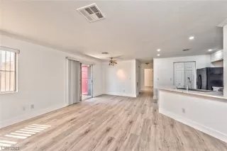 Photo #2: 2486832 Listing 