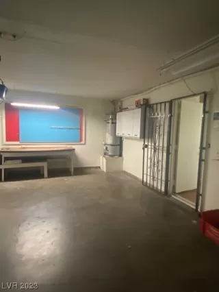 Photo #5: 2486833 Listing 