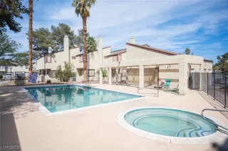 Photo #2: 2486839 Listing