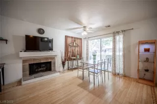 Photo #3: 2486839 Listing