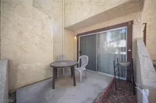 Photo #6: 2486839 Listing