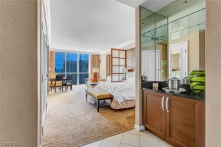 Photo #4: 2486842 Listing