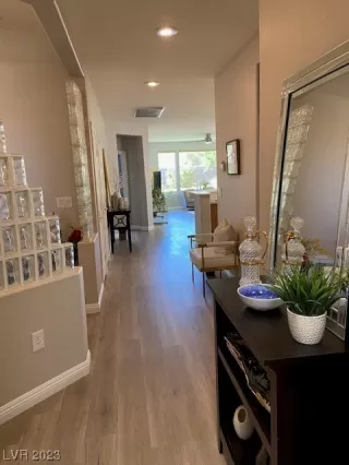 Photo #4: 2486843 Listing 