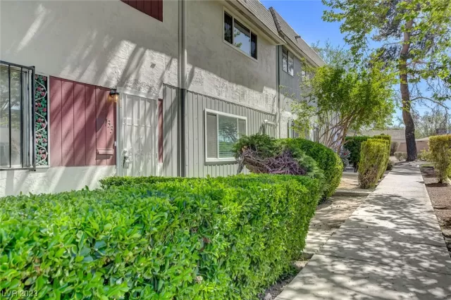 MLS: 2486869 Condo For Sale