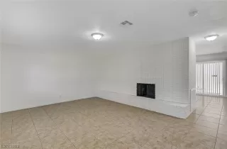 Photo #3: 2486869 Listing