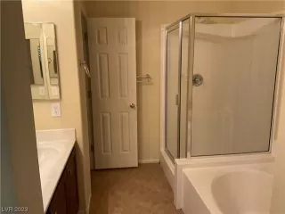 Photo #4: 2486871 Listing 