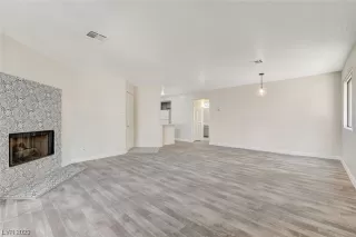 Photo #3: 2486875 Listing 