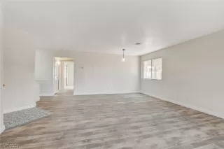 Photo #4: 2486875 Listing 