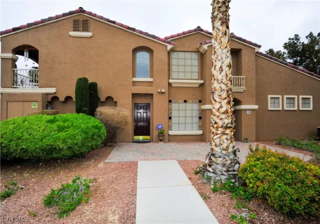 MLS: 2486899 Condo For Sale