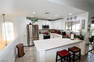 Photo #3: 2486899 Listing 