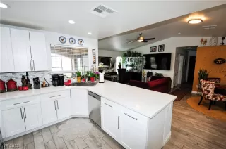 Photo #6: 2486899 Listing 