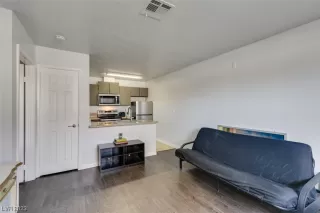 Photo #2: 2486904 Listing 