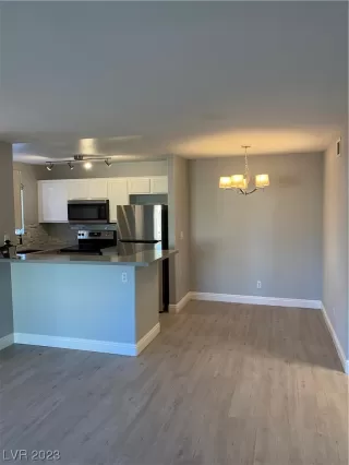 Photo #2: 2486914 Listing 