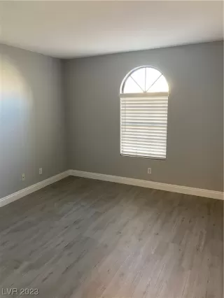 Photo #5: 2486914 Listing 