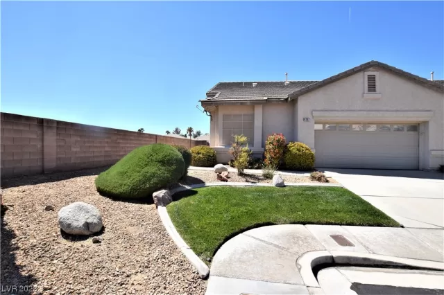 MLS: 2486949 Condo For Sale