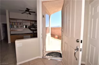 Photo #4: 2486949 Listing