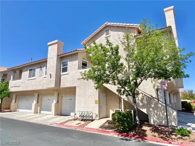 MLS: 2486977 Condo For Sale