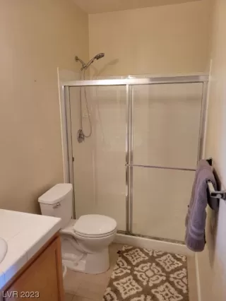 Photo #6: 2486993 Listing