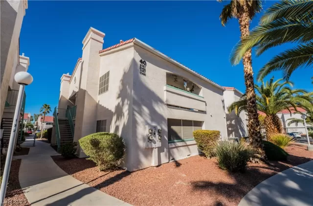 MLS: 2486994 Condo For Sale