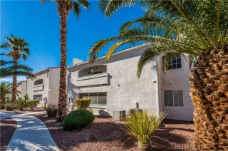 Photo #2: 2486994 Listing