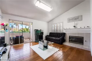 Photo #5: 2486994 Listing